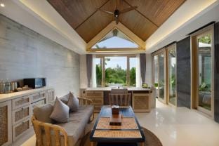 Royal 1BR Private Pool Villa with Jacuzzi Villa in North Kuta