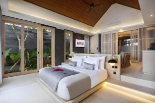 Royal 1BR Private Pool Villa with Jacuzzi Villa in North Kuta