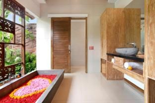 Romantic 1BR Private Pool Villa in Canggu Villa in North Kuta