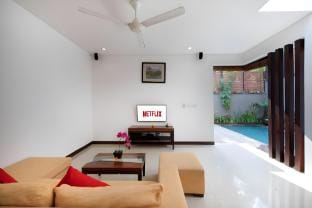 Stunning 1 BR Private Pool Villa in Canggu Villa in North Kuta