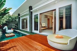 Tropical 2BR Private Pool Villa in Center Seminyak Villa in North Kuta