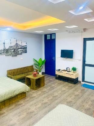 PATIO/Street food/ Old Quarter/2 big bed Vacation rental in Hanoi