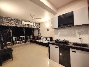 CASA FREDNA  The Pool  Edge Apartment in Goa, India