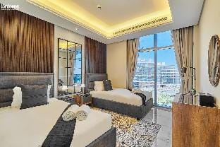 bnbmehomes|Breathtaking Sea Views| pvt beach-10407 Apartment in Dubai