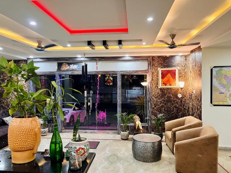 HOTEL THE JMC CHINTPURNI DHAM Hotel in Punjab, India