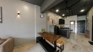 Door Step to Swimming Pool, Beach Walk, 1-10pax Vacation rental in Port Dickson