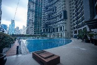Penthouse at Poblacion | 200Mbs net | Awesome view Apartment in Makati