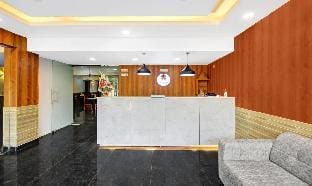 Hotel The Eden Expressway Apartment in Noida
