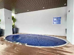 Azure, Spacious,Chiropractic Bed, Paradigm,KL View Apartment in Petaling Jaya