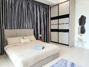 Kuching Town | RiverBed | Luxury Resort Condo Apartment in Kuching
