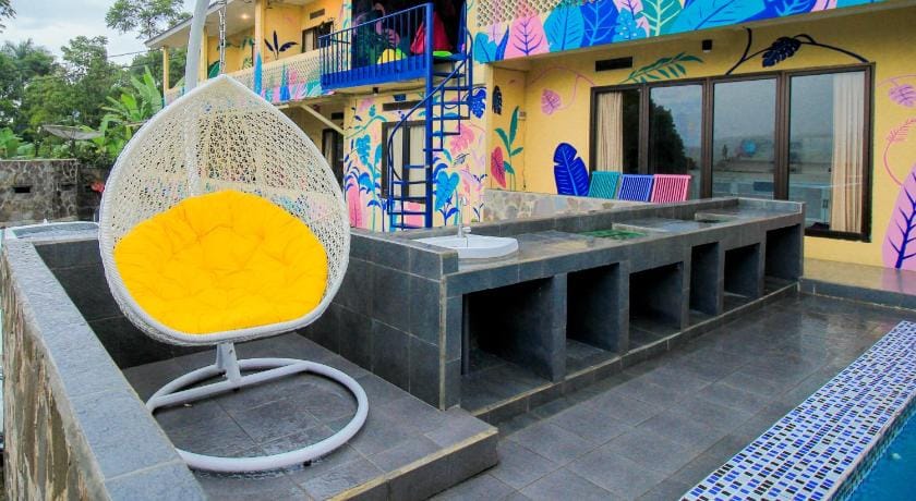 Urbanview Resort D'Oasis Mountain Puncak by RedDoorz Hotel in Cisarua