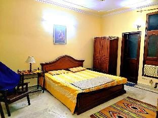 Gurmehar's Residence Apartment in New Delhi