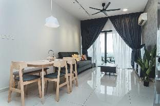 Tranquil Sea View Danga Bay 3BR 6pax Vacation rental in Johor Bahru