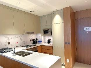 Dreamy 2BR Haven, Downtown Dubai Mall & Burjkalifa Apartment in Dubai