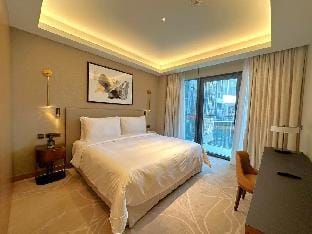 Dreamy 2BR Haven, Downtown Dubai Mall & Burjkalifa Apartment in Dubai