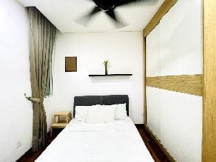 One Medini Netflix WI-FI 5 min Legoland 2BR 5pax Vacation rental in Johor