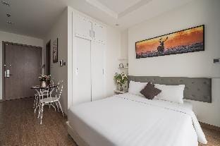 Studio Vinhomes Green Bay - Best View Apartment in Laos