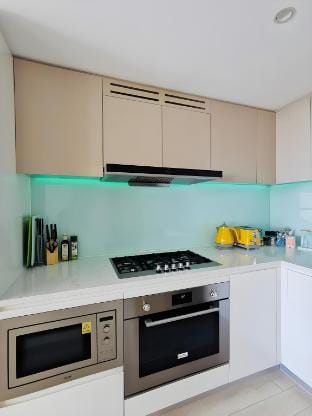 KozyGuru | Wentworth Point | 1 Bed Waterview Apt Vacation rental in Sydney