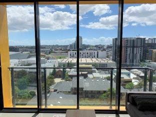 KozyGuru | Fortitude Valley | 2 Bed APT Vacation rental in Brisbane