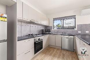 KozyGuru | Mt Gravatt East | 3 Bed House Vacation rental in Brisbane