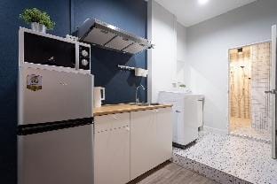 A3 Large Room, Full Facilities Apartment in Bangkok