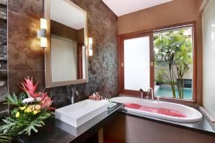 Cozy 1BR Private Pool Villa near Seminyak Beach Villa in Kuta
