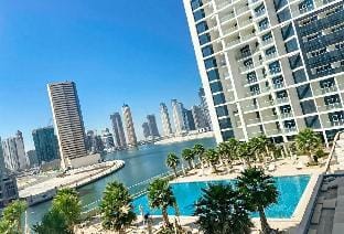 Business Bay Modern studio -QuickstayHomes1616     Vacation rental in Dubai