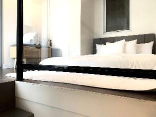Cozy BGC Two Bathroom Loft  Apartment in Makati