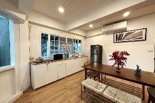 Private Full-Floor Spacious 5BR in China Town Apartment in Bangkok
