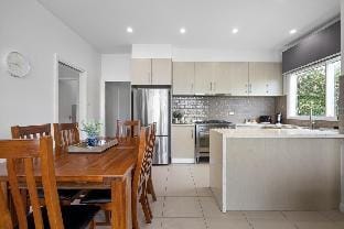 Dromana Seaside - 2 bedrooms for 6 guests. Vacation rental in Dromana