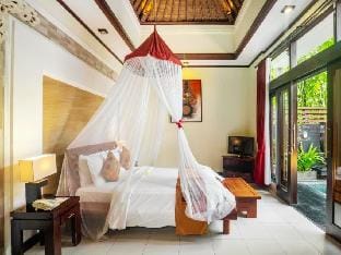 Comfortable 1 BR Private Pool Villa #IR06 Villa in Kuta