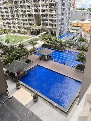 Cozy Flat w/ fast Wi-fi near Ortigas, BGC & Makati Apartment in Makati