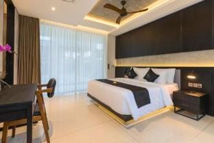 Radiant 4 BR Privat Pool REV14 Villa in North Kuta