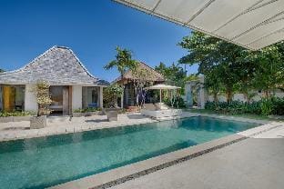 Perfect 3BR Private Pool Villa near Canggu Beach Villa in North Kuta