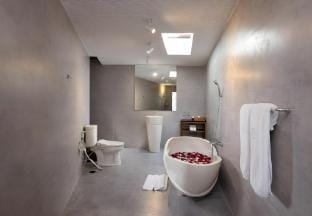 Amazing 1BR Villa with Pool View near Saba Beach Villa in Blahbatuh