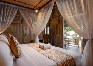 Amazing 1BR Villa with Pool View near Saba Beach Villa in Blahbatuh