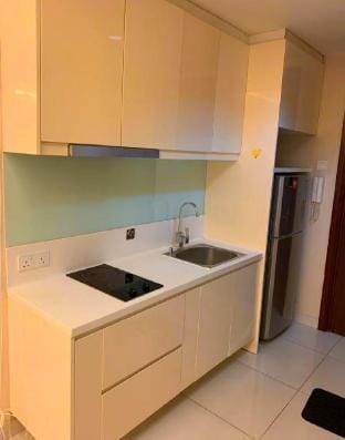 HARTAMAS, Mont Kiara Plaza Damas 3, Queen bed+Wifi Apartment in Petaling Jaya