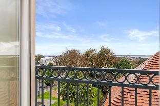 Bryn Y Mor - Swimming Pool and  Sea Views Apartment in Wales