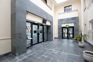 Bryn Y Mor - Swimming Pool and  Sea Views Apartment in Wales