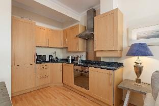 Bryn Y Mor - Swimming Pool and  Sea Views Apartment in Wales