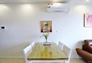 Căn hộ 2BR Vinhomes D'Capitale Apartment in Laos
