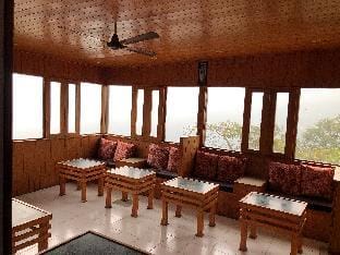 Rustic Villa, Kasauli - Luxury Rooms Availlable Apartment in Himachal Pradesh