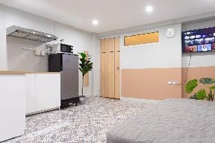 A1 Duplex large room wt kitchen Apartment in Bangkok