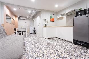 A1 Duplex large room wt kitchen Apartment in Bangkok
