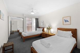 Beachfront Apartment at Surfside Apartment in Burleigh Heads