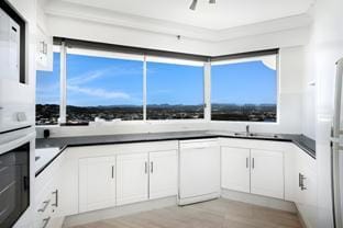 Luxury 19th Floor Stay at Burleigh Surf  Apartment in Burleigh Heads