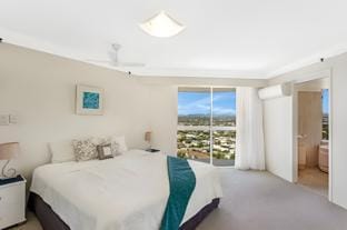Luxury 19th Floor Stay at Burleigh Surf  Apartment in Burleigh Heads