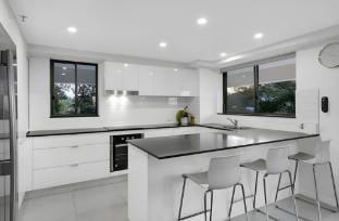 Four Bedroom Panoramic Ocean Views in Burleigh! Apartment in Burleigh Heads