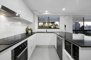 Four Bedroom Panoramic Ocean Views in Burleigh! Apartment in Burleigh Heads