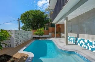 Ocean Sanctuary: Luxury Residence on Burleigh Hill Vacation rental in Burleigh Heads